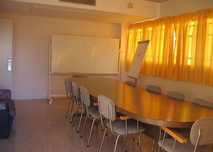 Hotel Monestir De Les Avellanes 3*
