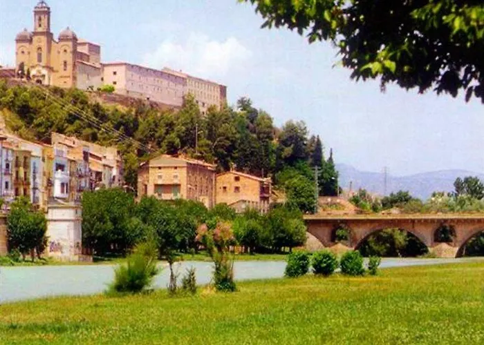 Monestir De Les Avellanes 3* Os De Balaguer