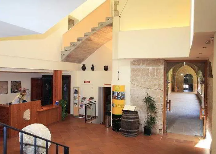 Monestir De Les Avellanes Hotel