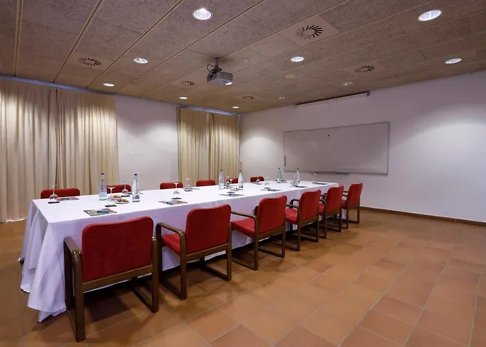 Monestir De Les Avellanes Hotel Os De Balaguer