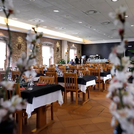 Hotel Monestir De Les Avellanes 3*