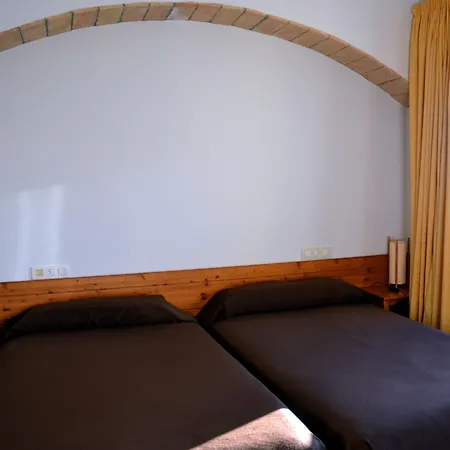 Hotel Monestir De Les Avellanes 3*