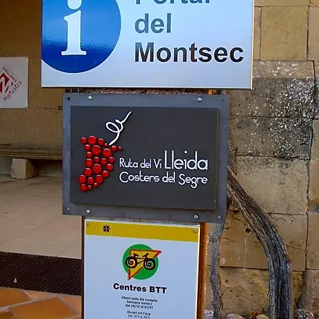 Monestir De Les Avellanes 호텔 오스데발라구에르