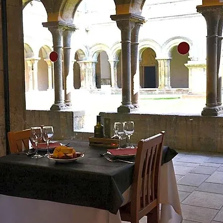 Monestir De Les Avellanes 호텔 오스데발라구에르