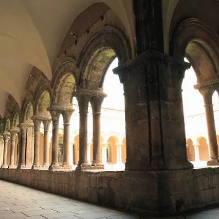 Monestir De Les Avellanes Hotel