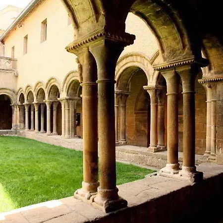 Monestir De Les Avellanes 3* Os De Balaguer